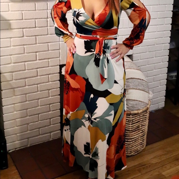 Forever 21 Floral Maxi Dress - Picture 2 of 3